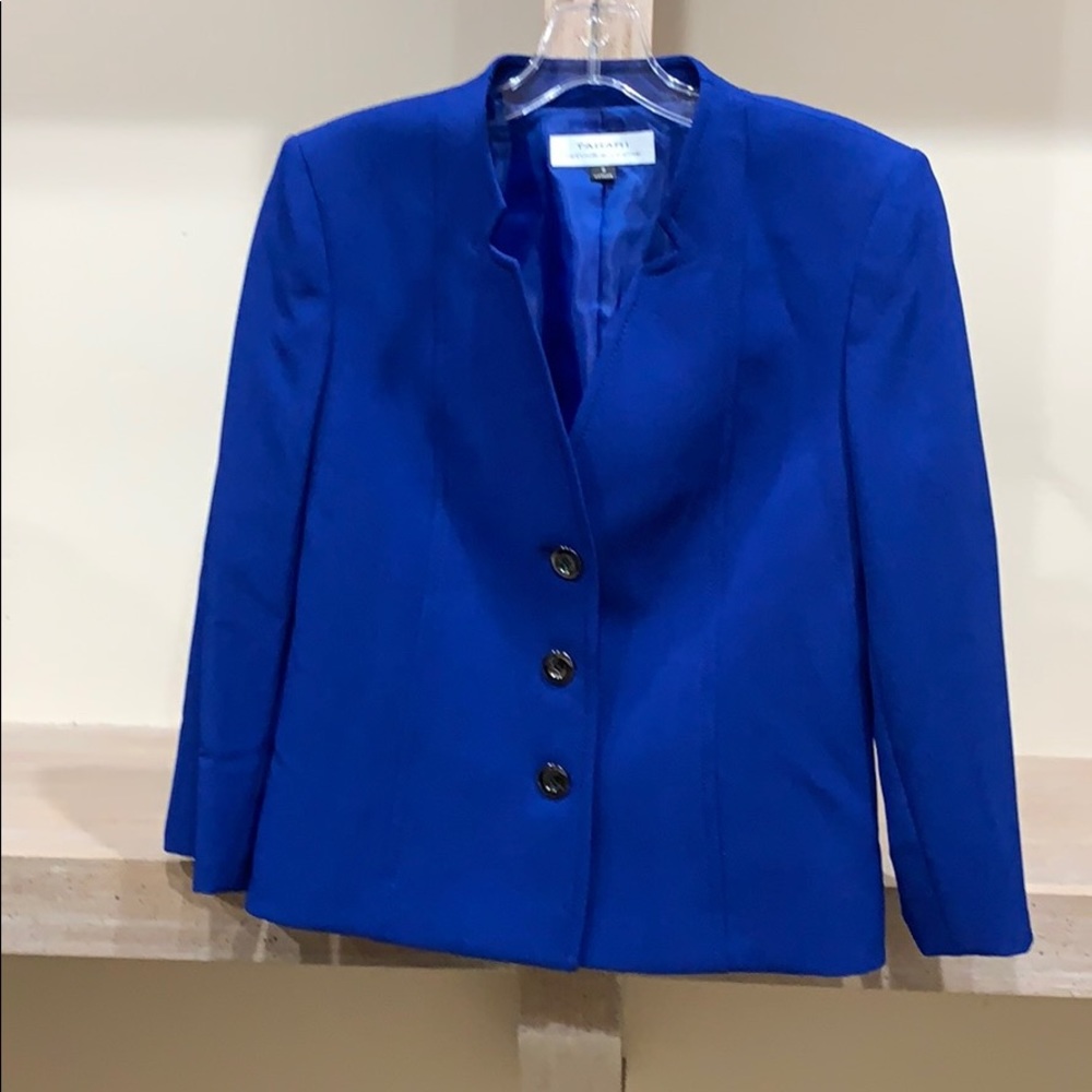 Tahari blazer
